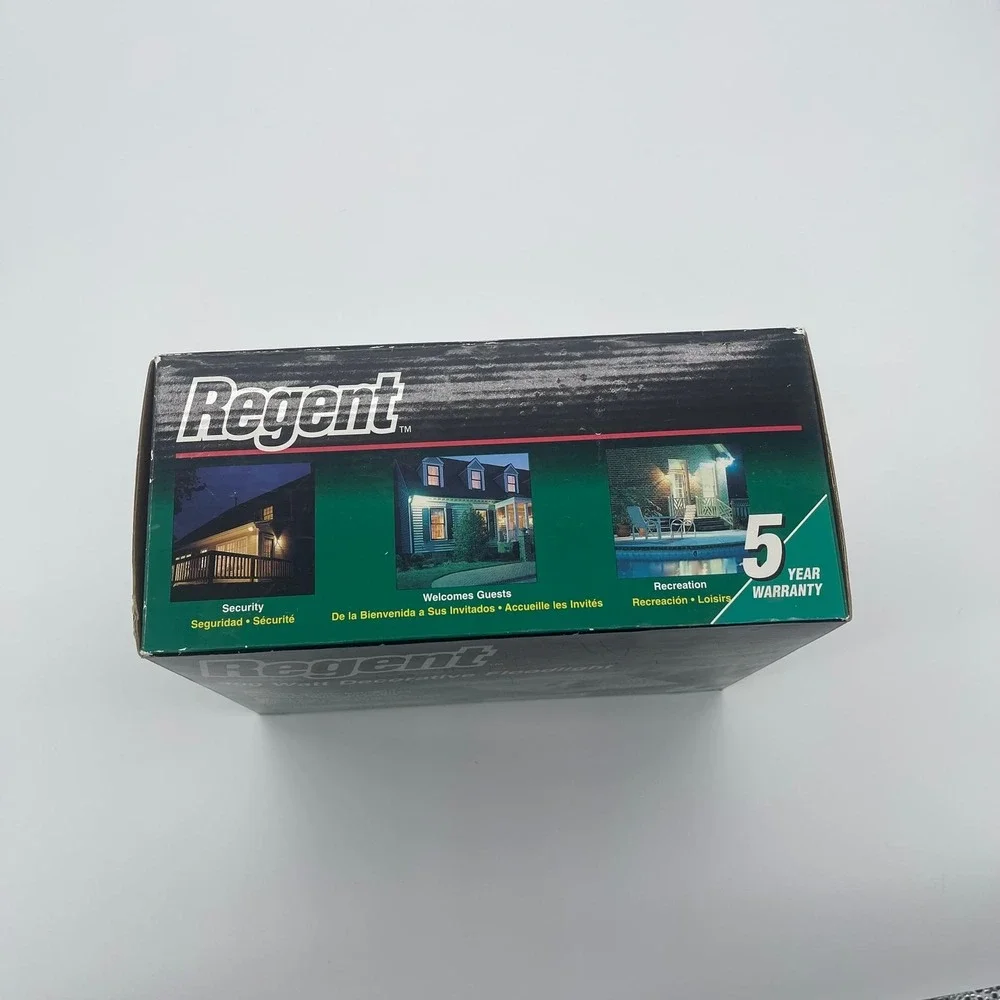 Regent EQ300WL White 300W Quartz Halogen Floodlight Outdoor Fixture